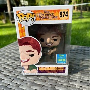 Funko Pop Hunchback of Notre Dame Quasimodo Holding Gargoyle SDCC